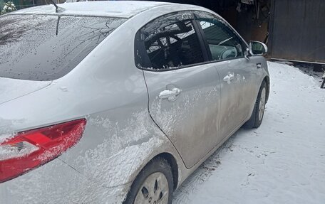 KIA Rio III рестайлинг, 2013 год, 800 000 рублей, 4 фотография