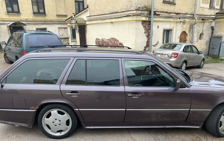 Mercedes-Benz E-Класс, 1994 год, 1 000 000 рублей, 3 фотография