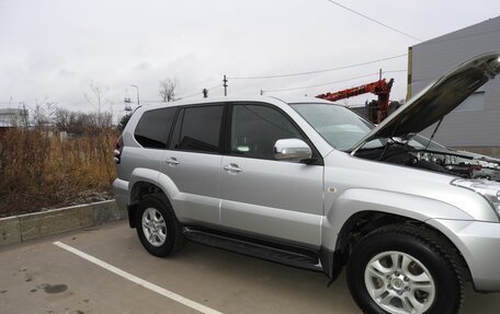 Toyota Land Cruiser Prado 120 рестайлинг, 2007 год, 2 350 000 рублей, 5 фотография