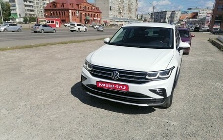 Volkswagen Tiguan II, 2021 год, 3 000 000 рублей, 1 фотография