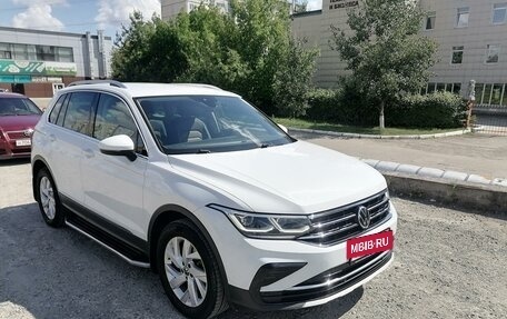 Volkswagen Tiguan II, 2021 год, 3 000 000 рублей, 9 фотография