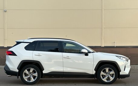 Toyota RAV4, 2020 год, 3 383 000 рублей, 8 фотография