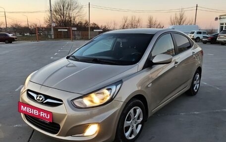 Hyundai Solaris II рестайлинг, 2011 год, 900 000 рублей, 6 фотография