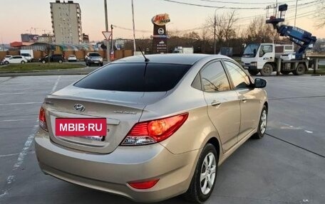 Hyundai Solaris II рестайлинг, 2011 год, 900 000 рублей, 5 фотография