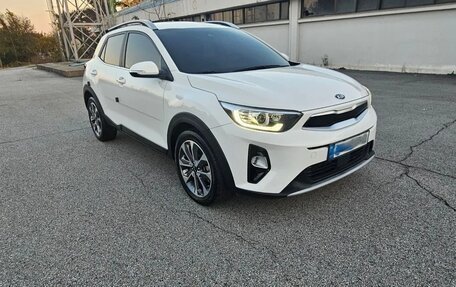 KIA Stonic, 2021 год, 1 110 000 рублей, 3 фотография