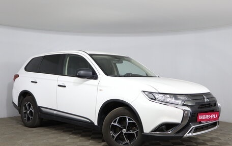 Mitsubishi Outlander III рестайлинг 3, 2021 год, 1 958 000 рублей, 3 фотография