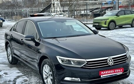 Volkswagen Passat B8 рестайлинг, 2017 год, 1 820 000 рублей, 2 фотография