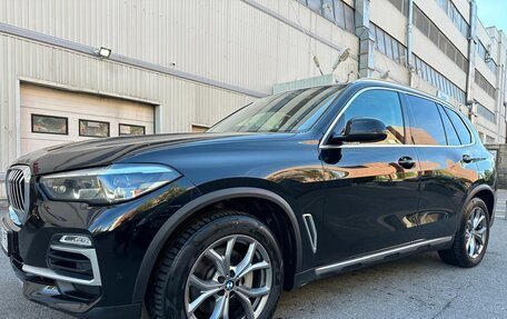 BMW X5, 2019 год, 5 600 000 рублей, 3 фотография