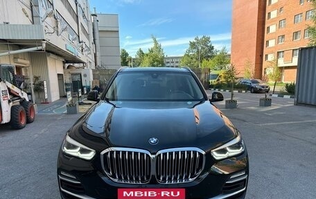 BMW X5, 2019 год, 5 600 000 рублей, 2 фотография