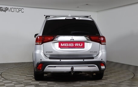 Mitsubishi Outlander III рестайлинг 3, 2019 год, 2 399 990 рублей, 7 фотография