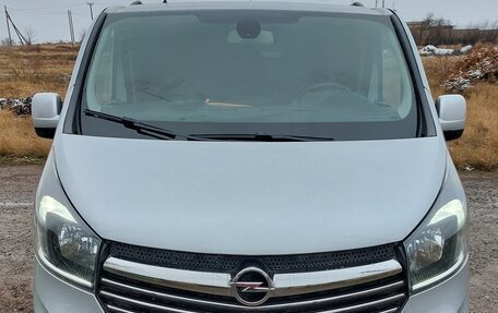 Opel Vivaro B, 2016 год, 2 300 000 рублей, 3 фотография