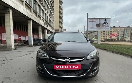 Opel Astra J, 2014 год, 900 000 рублей, 2 фотография