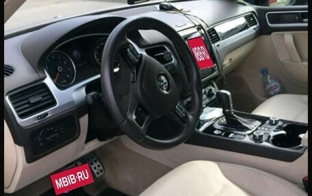 Volkswagen Touareg III, 2012 год, 2 300 000 рублей, 2 фотография