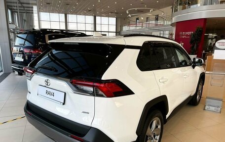 Toyota RAV4, 2024 год, 5 230 000 рублей, 4 фотография