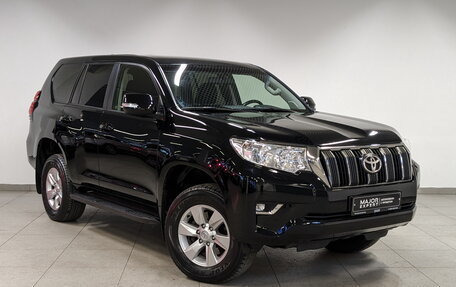 Toyota Land Cruiser Prado 150 рестайлинг 2, 2021 год, 6 000 000 рублей, 3 фотография