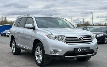 Toyota Highlander III, 2012 год, 2 170 000 рублей, 3 фотография