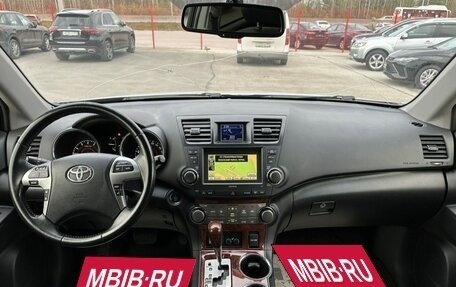 Toyota Highlander III, 2012 год, 2 170 000 рублей, 15 фотография