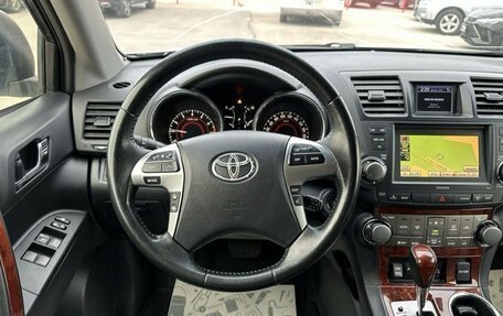 Toyota Highlander III, 2012 год, 2 170 000 рублей, 16 фотография