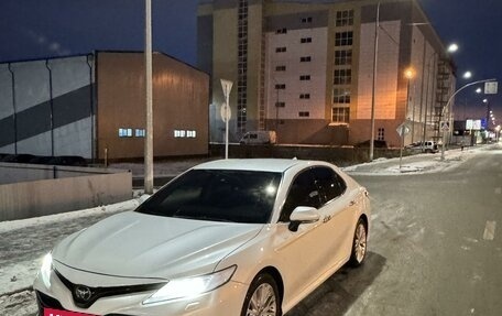 Toyota Camry, 2019 год, 3 160 000 рублей, 6 фотография