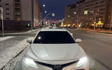 Toyota Camry, 2019 год, 3 160 000 рублей, 2 фотография