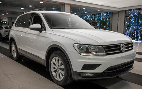 Volkswagen Tiguan II, 2018 год, 2 350 000 рублей, 3 фотография