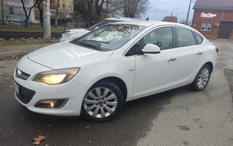 Opel Astra J, 2013 год, 980 000 рублей, 1 фотография