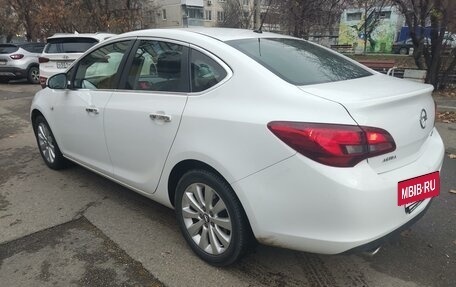 Opel Astra J, 2013 год, 980 000 рублей, 3 фотография