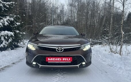 Toyota Camry, 2017 год, 2 790 000 рублей, 2 фотография