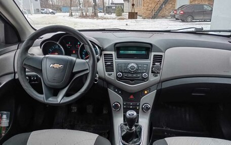 Chevrolet Cruze II, 2011 год, 775 000 рублей, 5 фотография