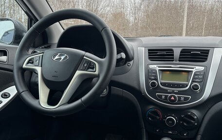 Hyundai Solaris II рестайлинг, 2012 год, 880 000 рублей, 17 фотография