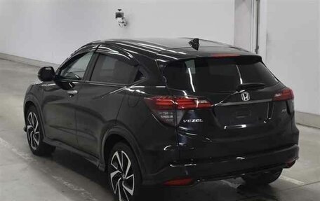 Honda Vezel, 2018 год, 2 250 000 рублей, 26 фотография