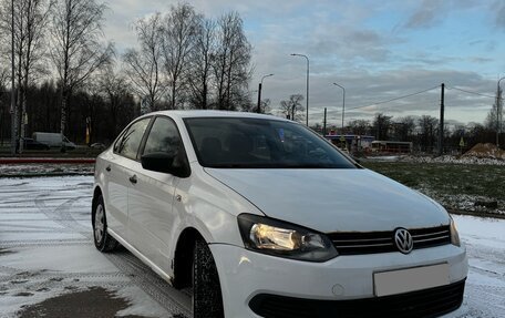 Volkswagen Polo VI (EU Market), 2011 год, 750 000 рублей, 3 фотография