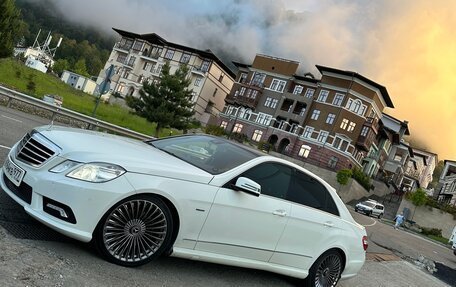 Mercedes-Benz E-Класс, 2010 год, 1 650 000 рублей, 4 фотография