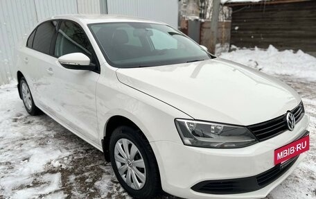 Volkswagen Jetta VI, 2014 год, 1 140 000 рублей, 2 фотография