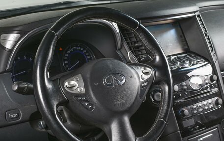 Infiniti QX70, 2015 год, 2 730 000 рублей, 21 фотография