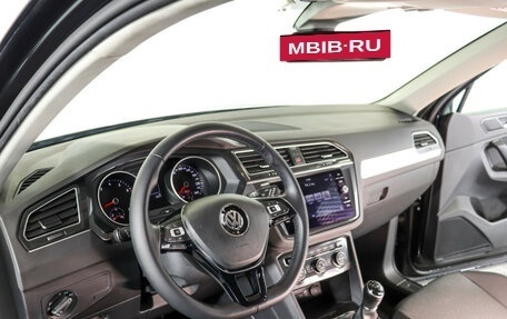 Volkswagen Tiguan II, 2020 год, 2 165 000 рублей, 17 фотография