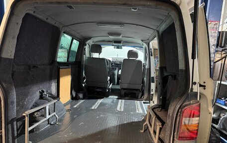 Volkswagen Transporter T5 рестайлинг, 2005 год, 1 200 000 рублей, 14 фотография