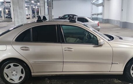 Mercedes-Benz E-Класс, 2004 год, 600 000 рублей, 10 фотография