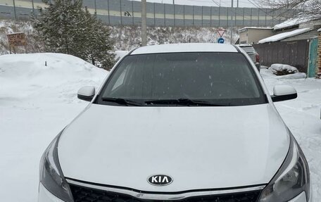 KIA Rio IV, 2021 год, 1 550 000 рублей, 1 фотография