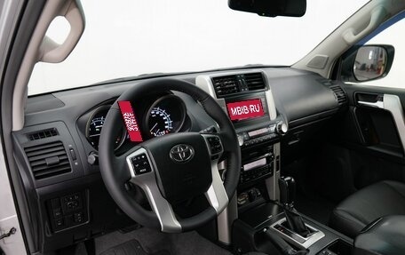 Toyota Land Cruiser Prado 150 рестайлинг 2, 2012 год, 2 899 000 рублей, 12 фотография