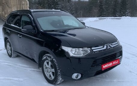 Mitsubishi Outlander III рестайлинг 3, 2013 год, 1 750 000 рублей, 1 фотография