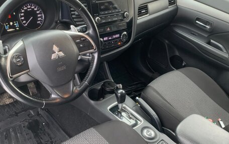 Mitsubishi Outlander III рестайлинг 3, 2013 год, 1 750 000 рублей, 5 фотография