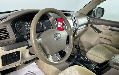 Toyota Land Cruiser Prado 120 рестайлинг, 2005 год, 1 799 000 рублей, 11 фотография