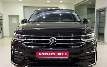 Volkswagen Tiguan II, 2023 год, 4 950 000 рублей, 2 фотография