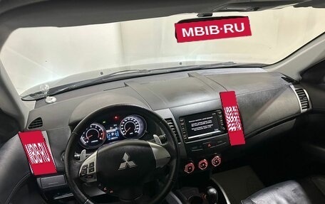 Mitsubishi Outlander III рестайлинг 3, 2011 год, 1 300 000 рублей, 11 фотография