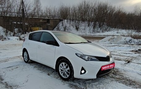 Toyota Auris II, 2014 год, 1 350 000 рублей, 3 фотография