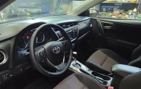 Toyota Auris II, 2014 год, 1 350 000 рублей, 18 фотография