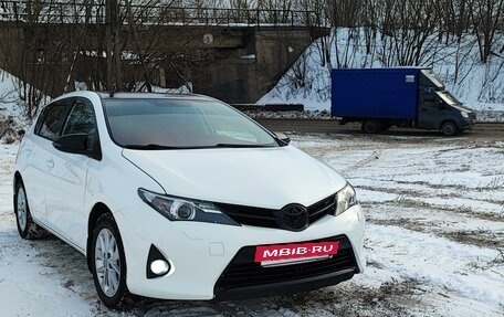 Toyota Auris II, 2014 год, 1 350 000 рублей, 24 фотография