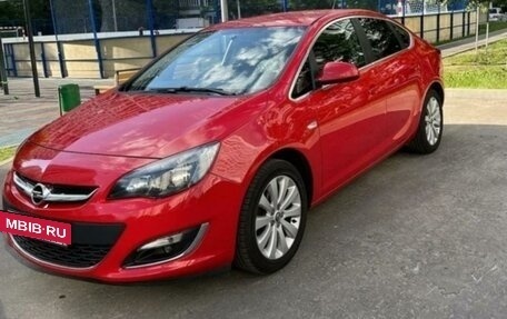 Opel Astra J, 2014 год, 1 250 000 рублей, 7 фотография