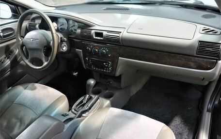 Chrysler Sebring II, 2004 год, 499 800 рублей, 3 фотография